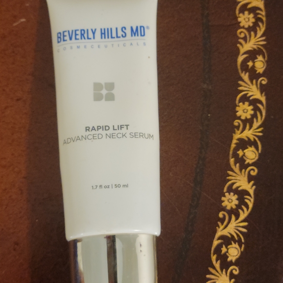 New Beverly Hills Rapid Lift Advanced Neck Serum 5 Pieces - Picture 3 of 7